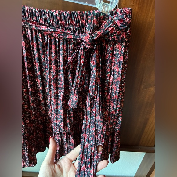 EUC Zara Floral Pleated Mini Skirt (Size:M) - Picture 6 of 11